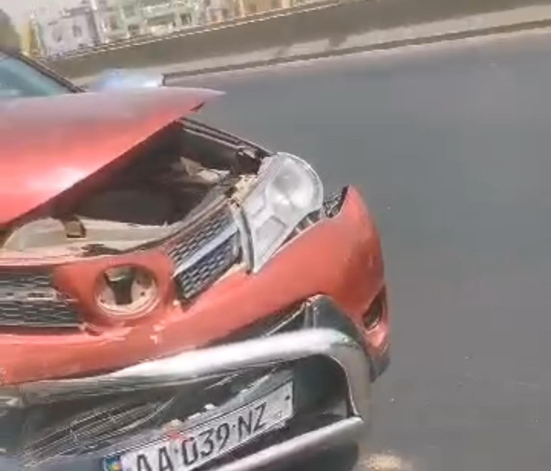 Collision entre un véhicule 4×4 et une moto-tricycle: Le drame évité de peu sur le pont EMG