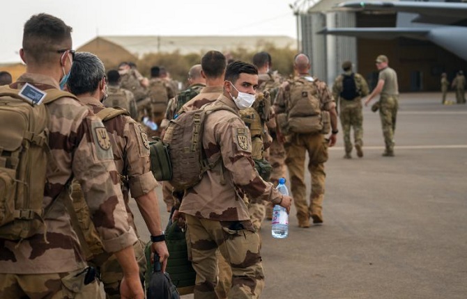 Création d’une commission conjointe pour le départ des troupes françaises au Sénégal