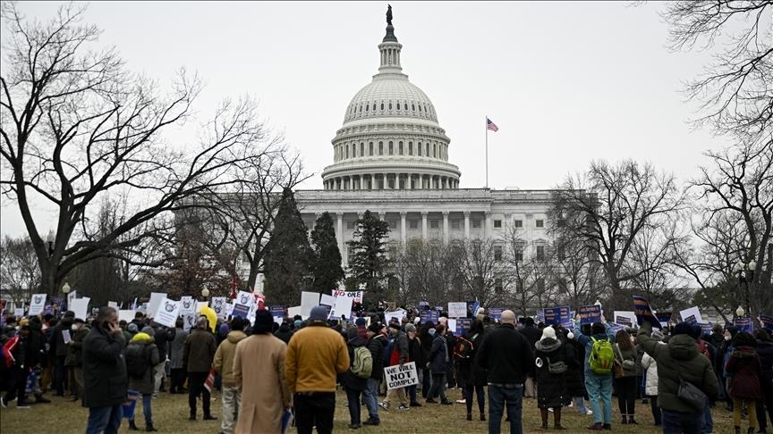 États-Unis : 75 000 Fonctionnaires Acceptent l’Offre de Démission Différée de Trump