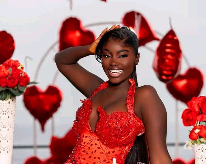 Fatou Ndiaye célèbre la Saint-Valentin avec un shooting glamour