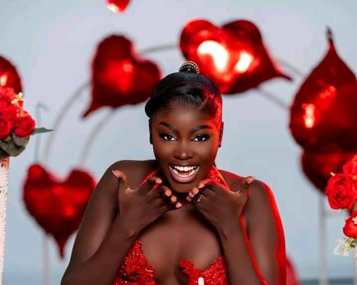 Fatou Ndiaye célèbre la Saint-Valentin avec un shooting glamour