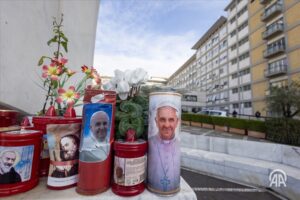 Italie : Le pape François hospitalisé pour une pneumopathie bilatérale