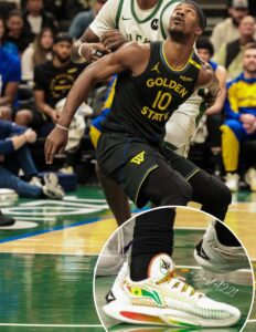 Arrêt sur images: Quand la star de la NBA Jimmy Butler joue avec des chaussures aux couleurs du Sénégal