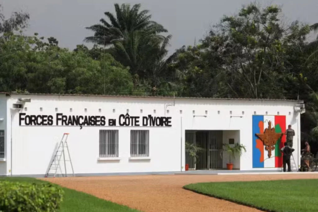 Sébastien Lecornu restitue le camp de Port-Bouët à l&rsquo;armée ivoirienne