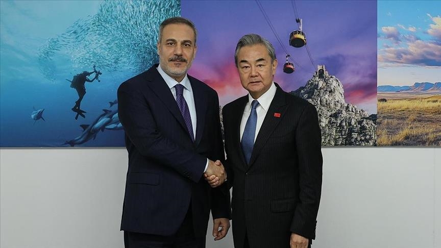 Turquie : Rencontre diplomatique entre Hakan Fidan et Wang Yi au G20