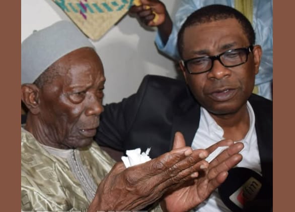 Youssou Ndour après le décès de son père: « Mon mentor, Mon guide, Sama Kilifeu, Sama Royukay vient de nous quitter »