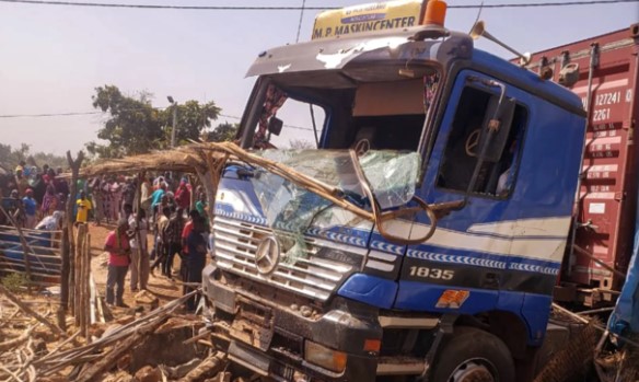 Kédougou : Un camion gros porteur dérape et tue une personne