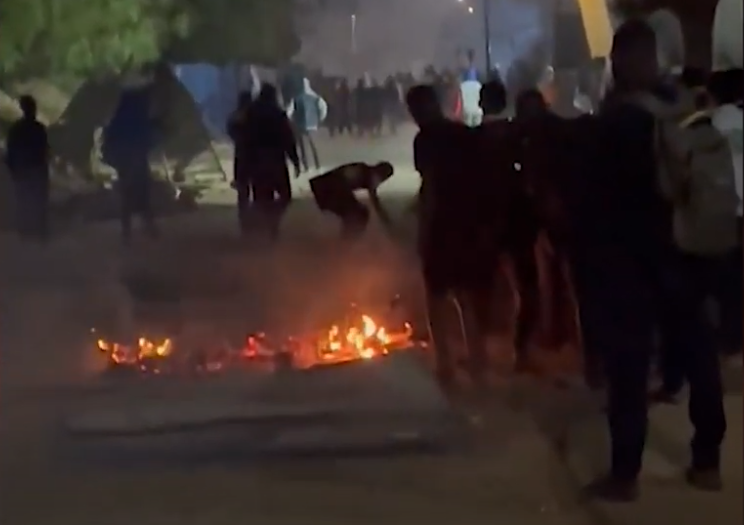 Ambiance chaotique au campus de l’Ucad : Affrontement nocturne entre étudiants et policiers, des blessés…