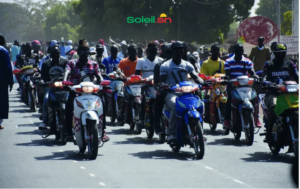 Immatriculation des motos : 100 000 en trois semaines, Sonko salue une mobilisation record