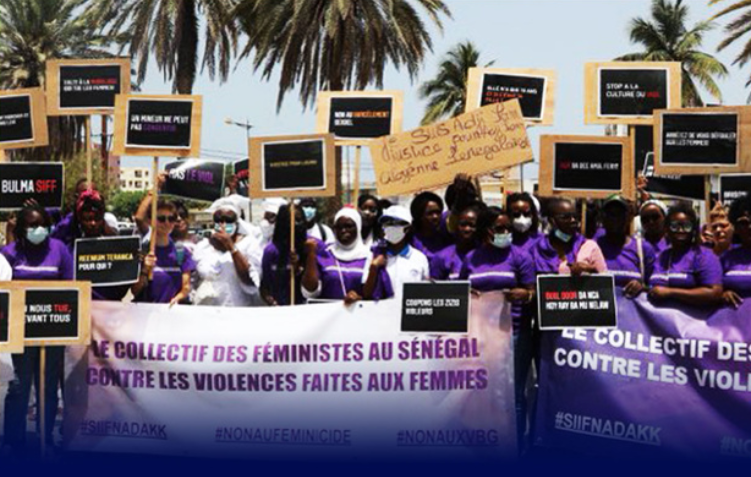 Les membres du cadre « Ci La Nu Bokk  » apportent leur soutien aux militantes de la marche nue