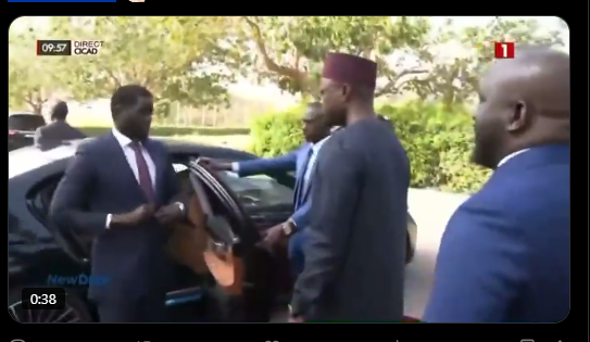 New Deal Technologique : Le Président Diomaye accueilli par le PM Sonko (Vidéo)