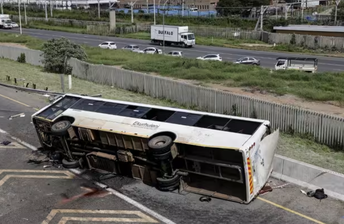 Accident de bus à Johannesburg : 12 morts et 45 blessés