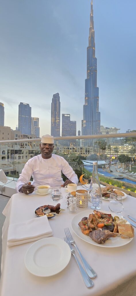 Cheikh Bara Doly célèbre le Ramadan à Dubaï après une tournée mondiale