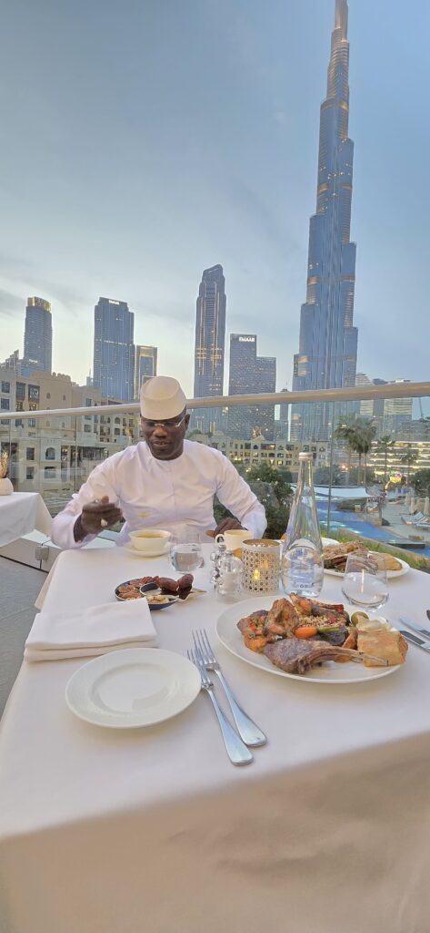 Cheikh Bara Doly célèbre le Ramadan à Dubaï après une tournée mondiale