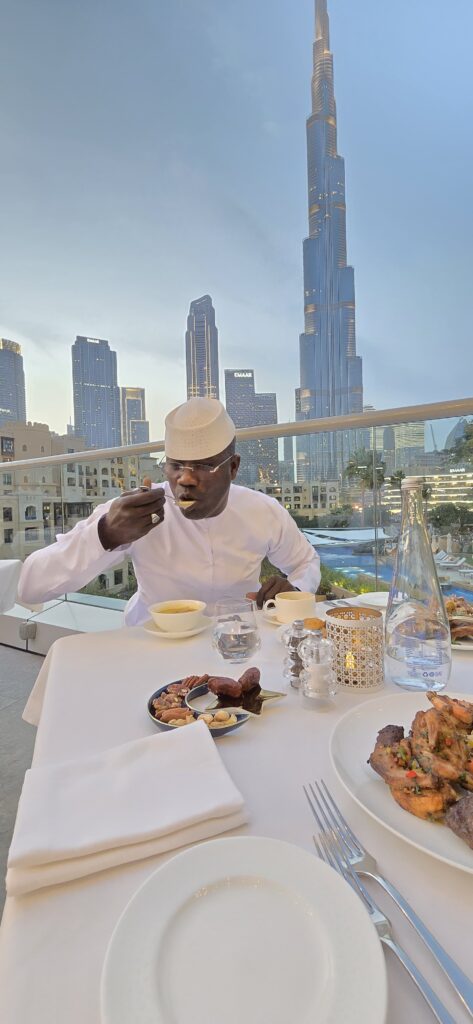 Cheikh Bara Doly célèbre le Ramadan à Dubaï après une tournée mondiale