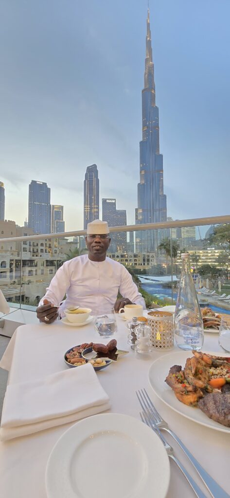 Cheikh Bara Doly célèbre le Ramadan à Dubaï après une tournée mondiale