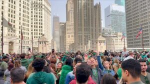 Chicago : La rivière teintée de vert pour la Saint-Patrick