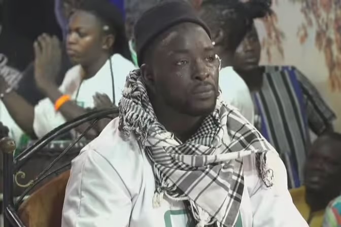 Siteu et son épouse accueillent leur fils aux États-Unis