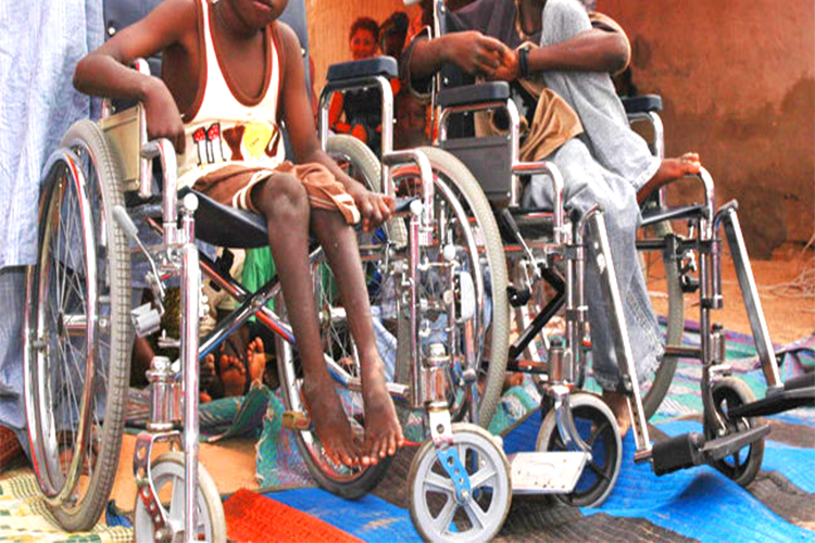 27 millions envolés : Un escroc en fauteuil roulant trompe 427 handicapés !