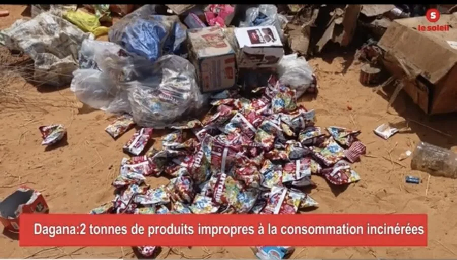 Dagana : Plus de 2 tonnes de produits impropres à la consommation incinérés !