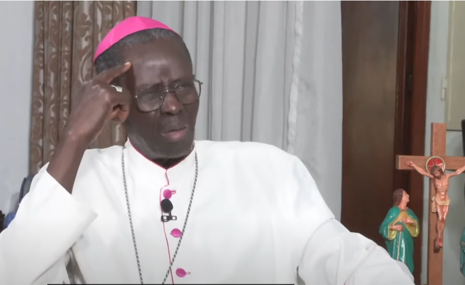 Vers un pape africain ? Mgr Benjamin Ndiaye y croit et invite à la prière