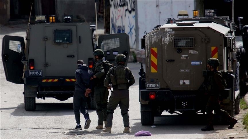 Arrestations Massives en Cisjordanie : Plus de 100 Palestiniens Interpellés