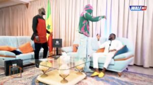 Émotion sur le plateau : Wally Ballago Seck bouleversé par les mots de son frère Alioune