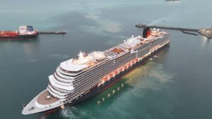 (Photo & Vidéos) Le Queen Anne accoste à Dakar : Une escale majestueuse au cœur du Port autonome