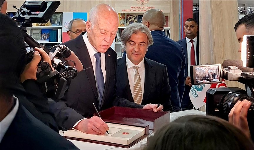 Tunisie : Le Président Saïed inaugure le Salon international du livre de Tunis