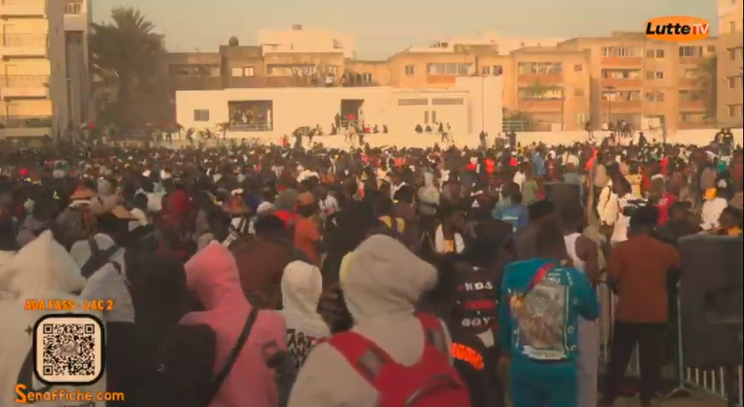 Open press Ada Fass : la police disperse une foule incontrôlable à coups de gaz lacrymogènes