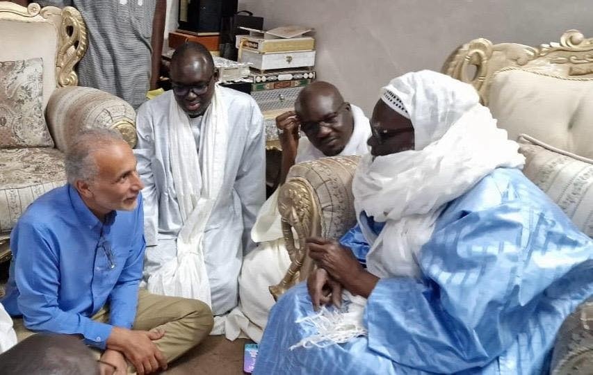 Touba : Tariq Ramadan reçu par le Khalife Serigne Mountakha