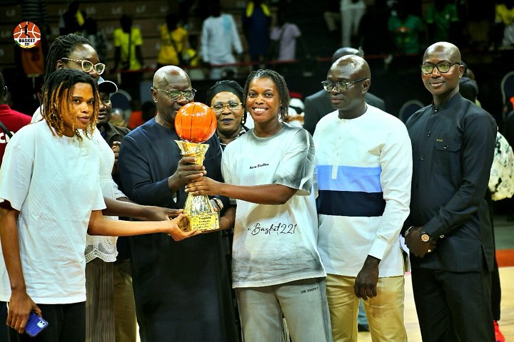 Finale Coupe de la Ligue et Coupe St Michel CP: Basket 221