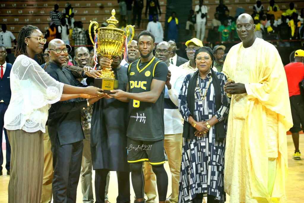 Finale Coupe de la Ligue et Coupe St Michel CP: Basket 221