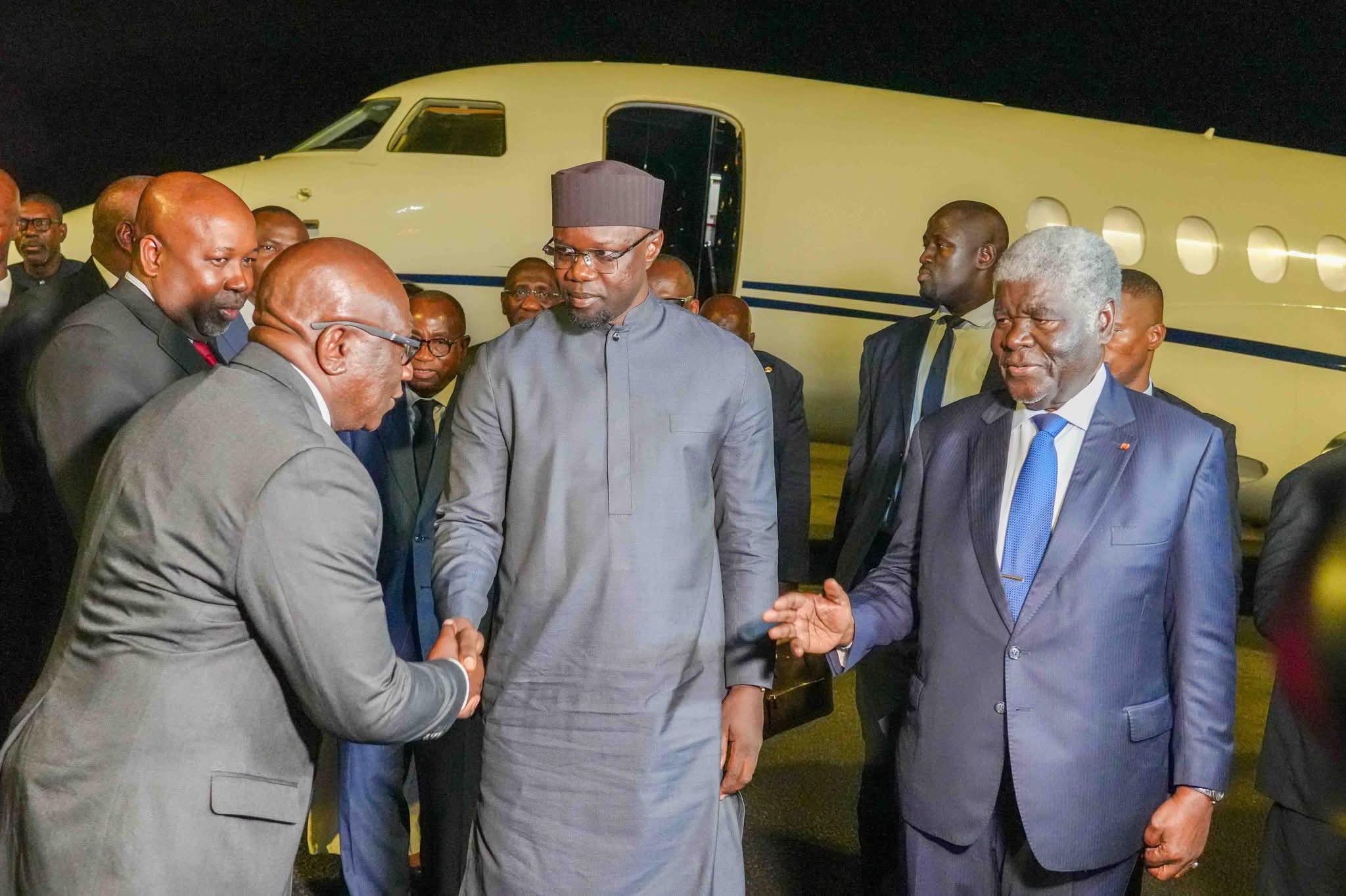 Abidjan déroule le tapis rouge pour Ousmane Sonko : Les images de l’arrivée du Premier ministre
