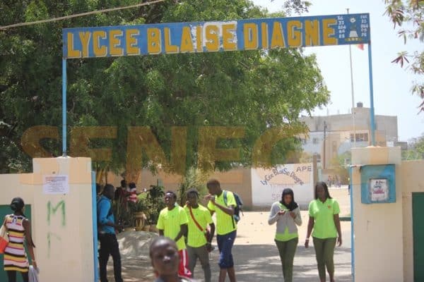 Scandale au Bac blanc 2025 : vaste opération de tricherie aux lycées Blaise Diagne et Delafosse