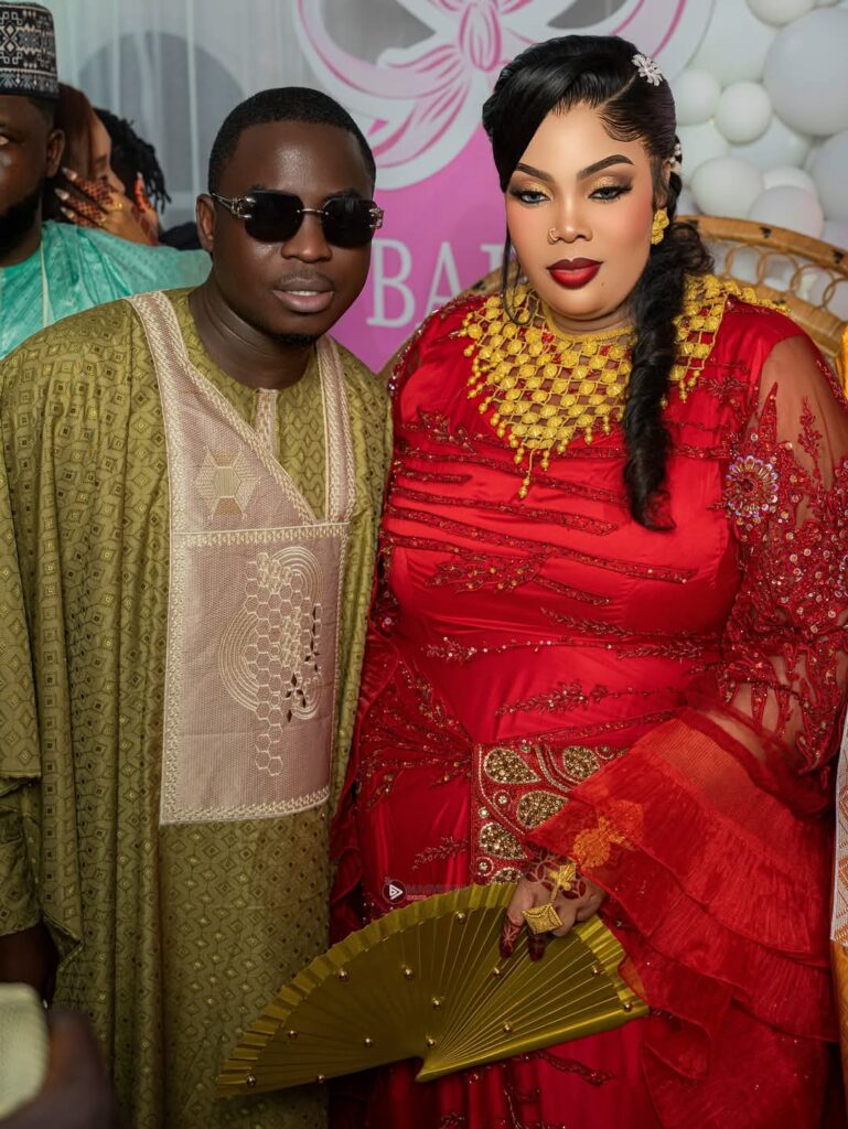 Diodio Glow célèbre le baptême de sa fille avec Bb Binta, Kiné Ndiaye et Sidy Diop