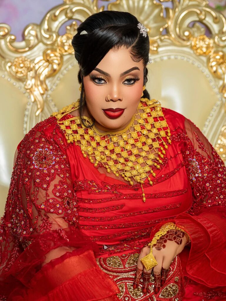 Diodio Glow célèbre le baptême de sa fille avec Bb Binta, Kiné Ndiaye et Sidy Diop