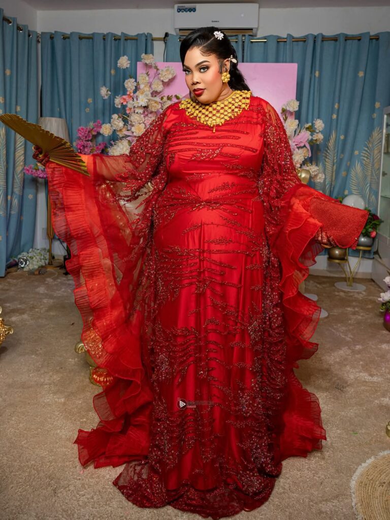 Diodio Glow célèbre le baptême de sa fille avec Bb Binta, Kiné Ndiaye et Sidy Diop