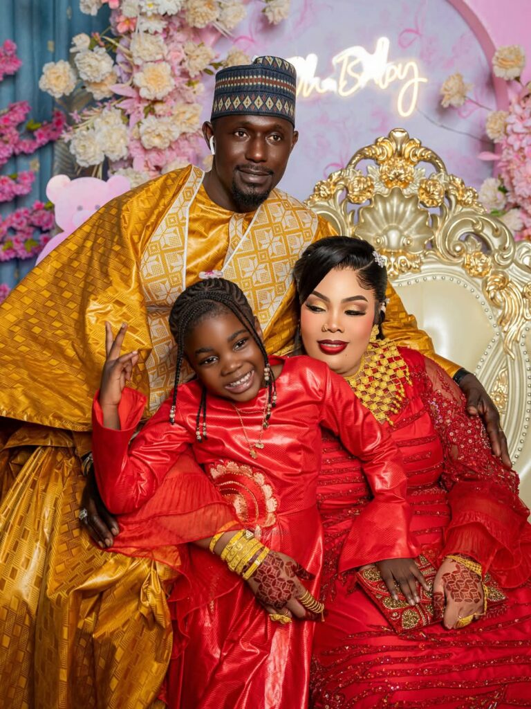 Diodio Glow célèbre le baptême de sa fille avec Bb Binta, Kiné Ndiaye et Sidy Diop