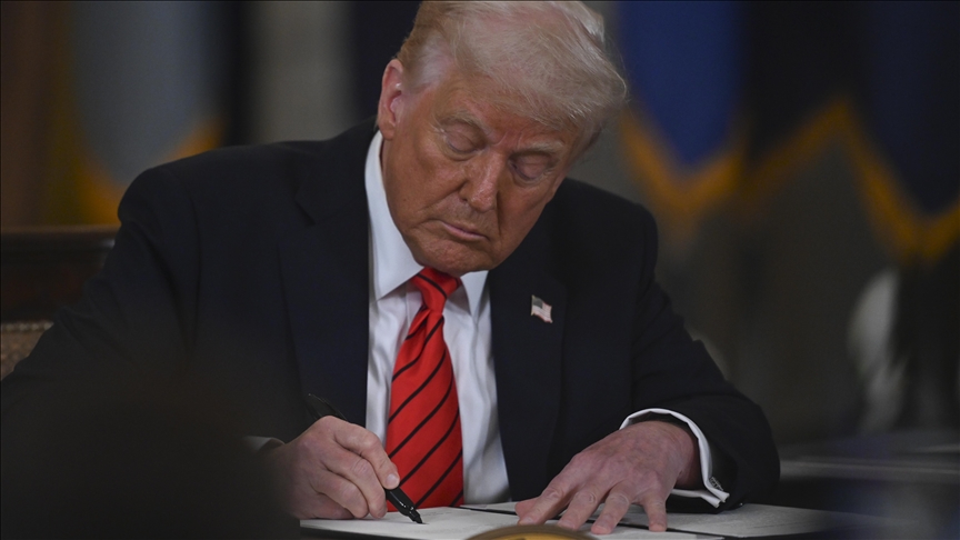 États-Unis : Trump impose de lourdes taxes douanières, le CAC 40 en forte baisse