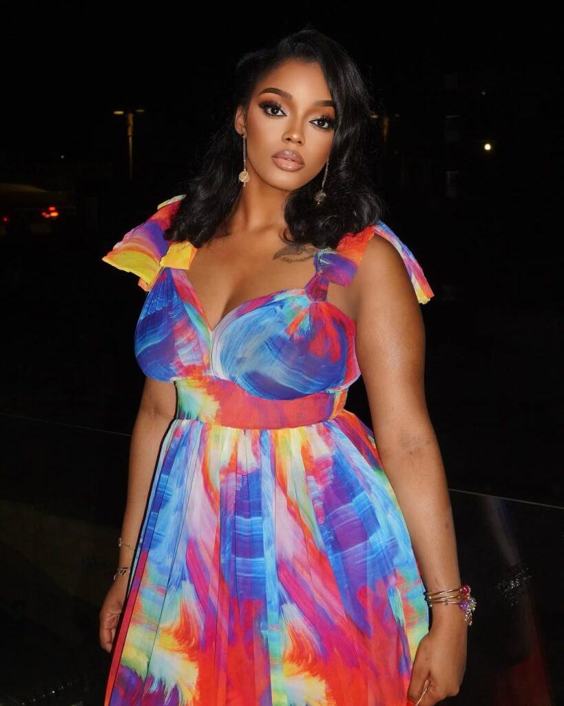 Fat Bintou séduit avec une robe audacieuse sur Instagram