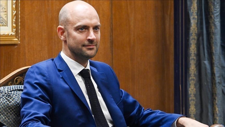 France : Emmanuel Macron Accueille Ahmed al-Charaa pour Discussions Cruciales