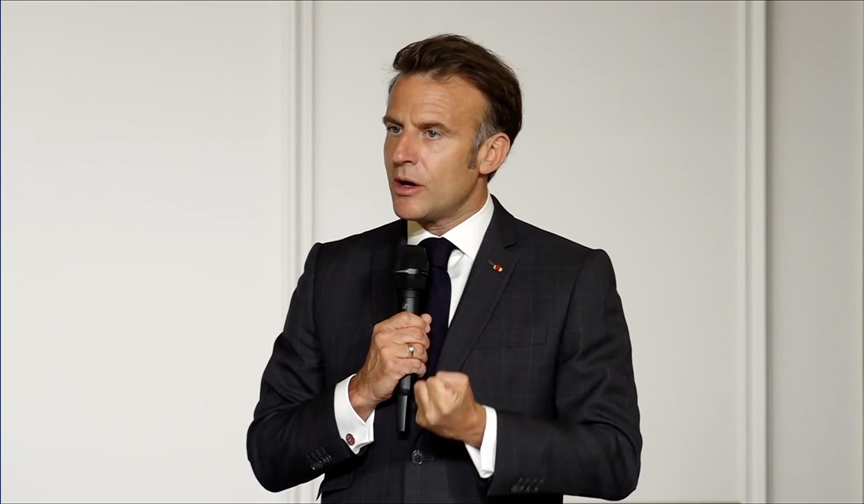 France : Emmanuel Macron Renforce la Lutte Contre le Harcèlement Scolaire
