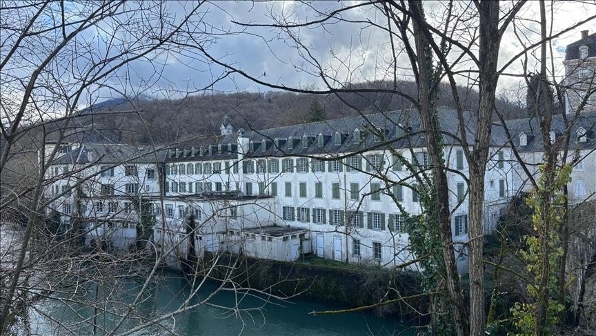 France : Ségolène Royal prête à fermer une école suite à des accusations de viols