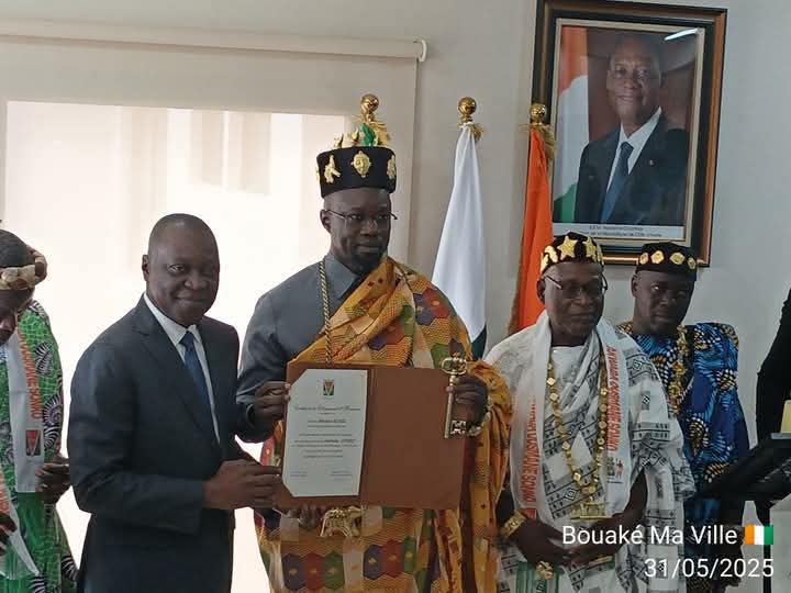 Côte d’Ivoire : Le Premier ministre Ousmane Sonko a reçu la clé de la ville de Bouaké (Photo)