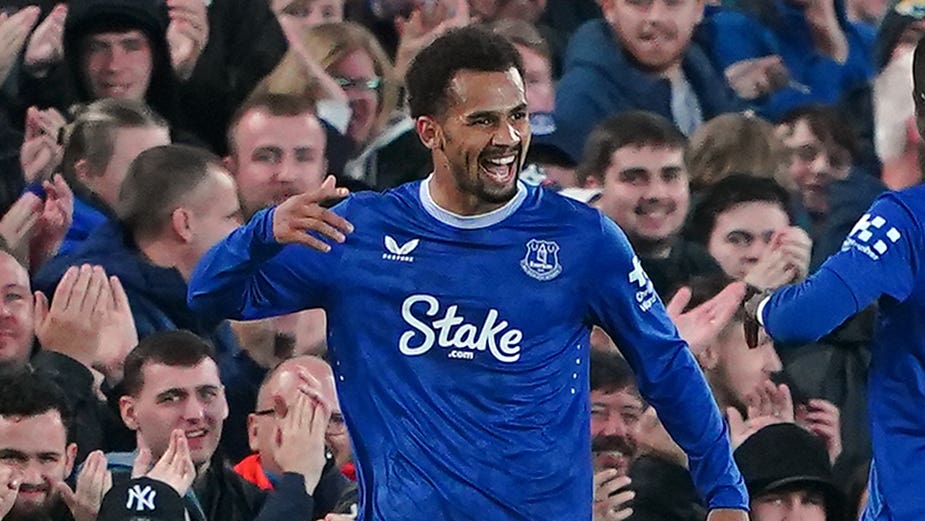 Iliman Ndiaye Se R v le Avec Everton Une Saison De Renouveau