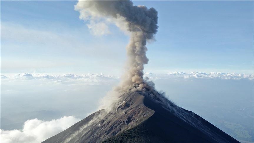 Japon : Éruption du Volcan Sakurajima et Risques de Cendres à Kagoshima
