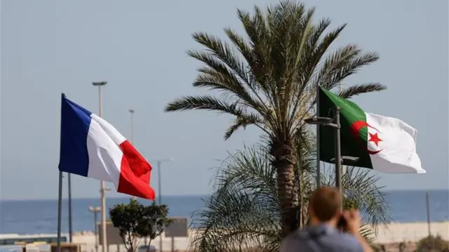 L’Algérie annonce l’expulsion de fonctionnaires français supplémentaires