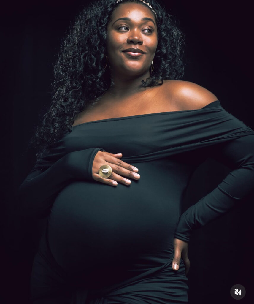 Malika de Karma célèbre la naissance de son premier enfant