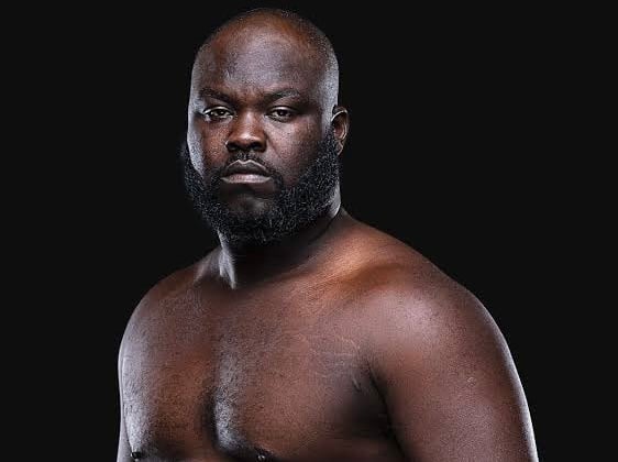 Mamadou Camara alias Boucher Ketchup s’impose face à Zoss par KO technique à Abidjan
